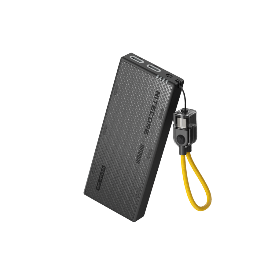 Тонкий Nitecore NB10000 Gen4 с двумя USB-C и жёлтым кабелем-петлёй.